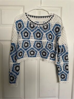 Chicwish White Crochet Crop Sweater with Blue & Black Motifs Women’s size S/M